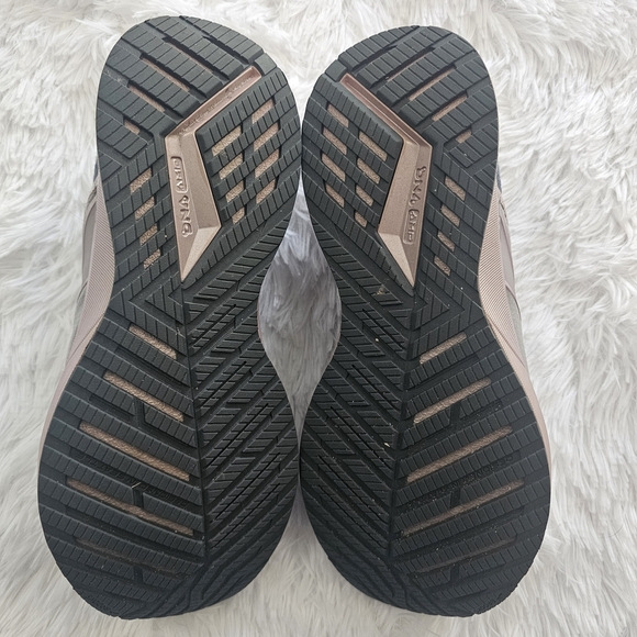 Brooks levitate 4 running shoe rose gold/ gray size 10 5 - Picture 10 of 12